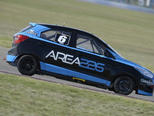 Gran s�bado para los olavarrienses en el Turismo Pista